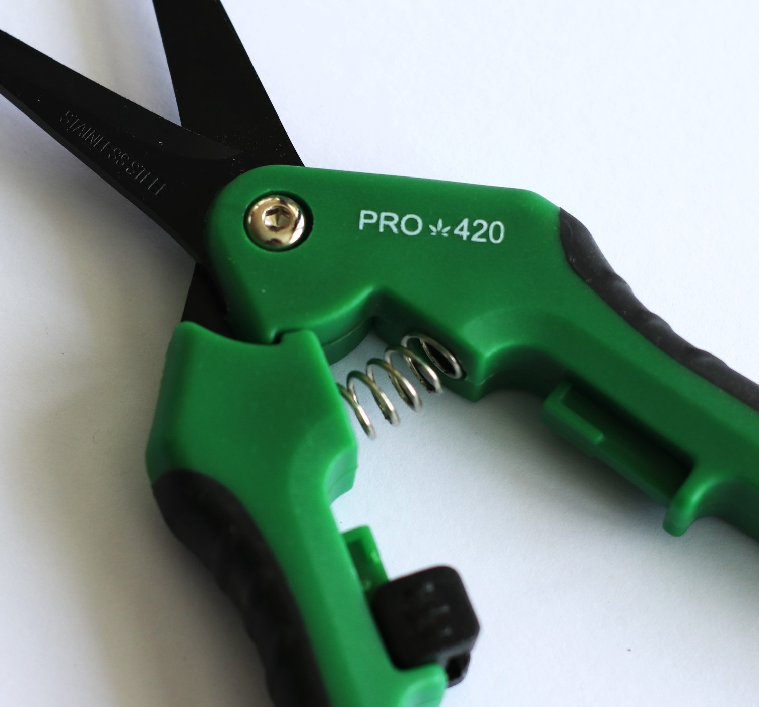 PRO 420 Scissors- 6 pack- Spring Loaded Professional Trimming Scissors for Cannabis - Marijuana Trim Scissors