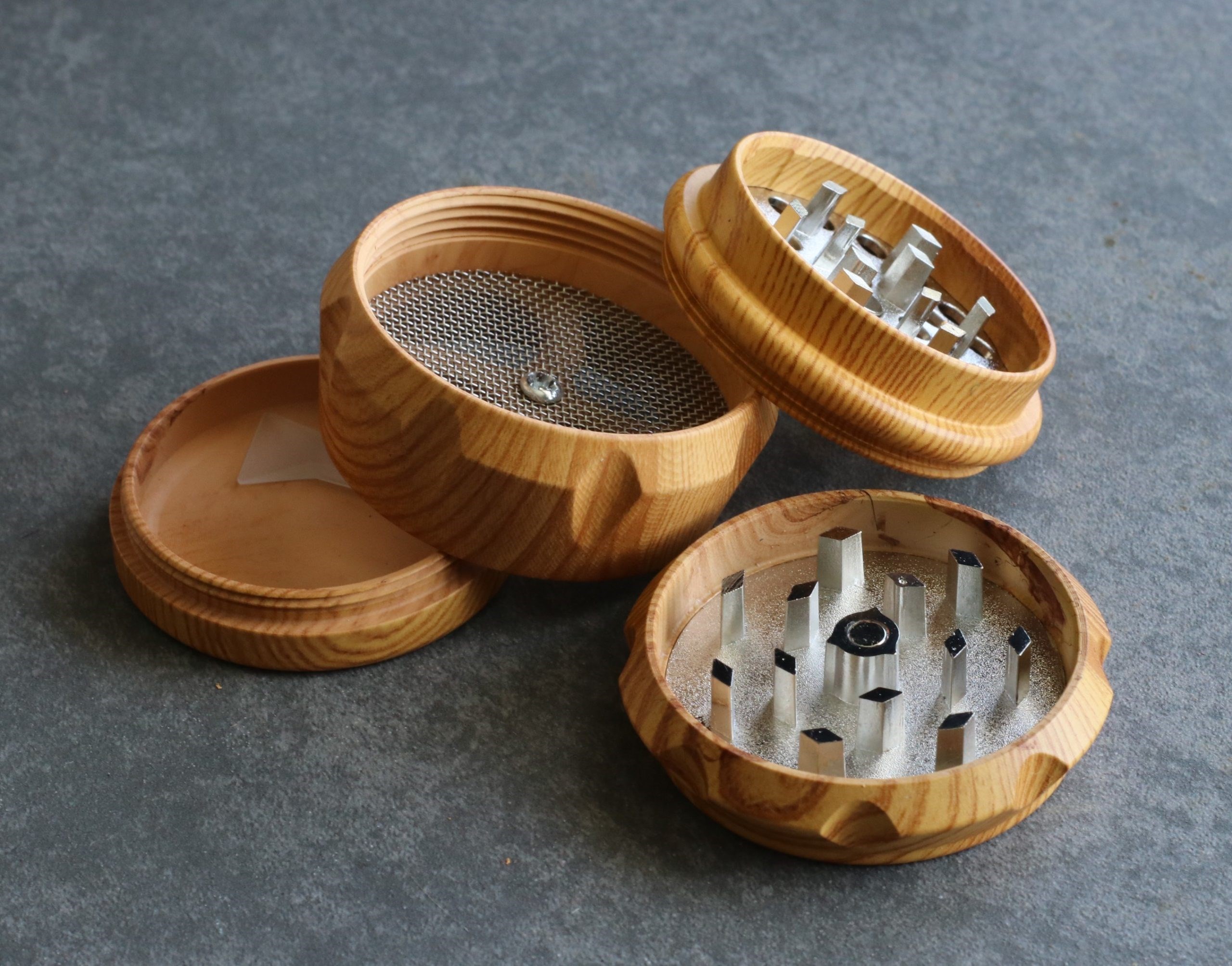 2" Wood Herb Grinder- 4 Piece Grinder with Catch-Screen-Magnetic Lid - 2.5' Wood Herb Grinder- 4 Piece Grinder with Catch-Screen-Magnetic Lid