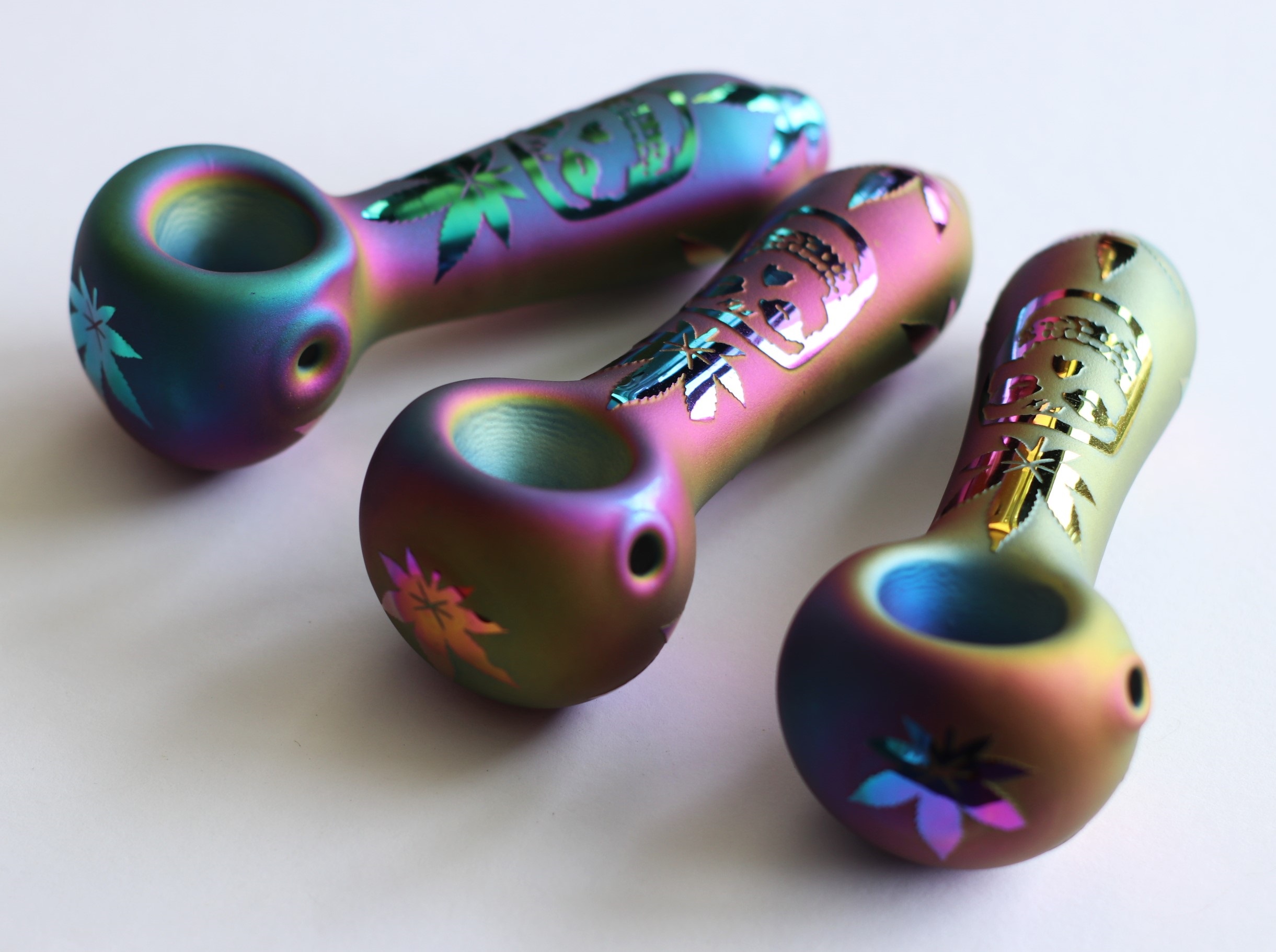 4" Glass Spoon Pipe w/colorful ceramic coating-Rainbow Skull - Glass Spoon Pipes