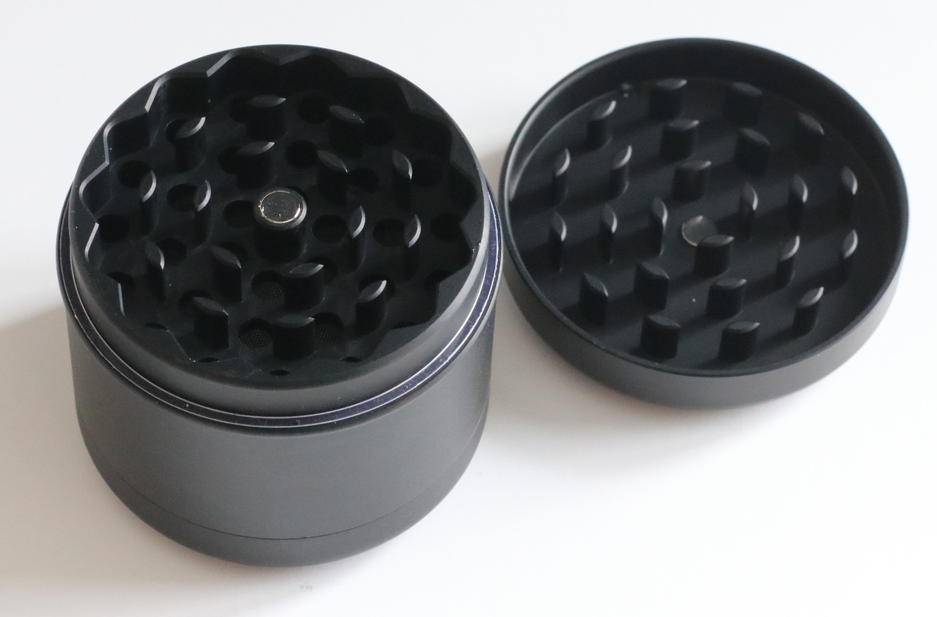 PRO 420 Herb Grinder-2" Diameter-4 Piece Professional Herb & Marijuana Grinder - PRO 420 Herb Grinder