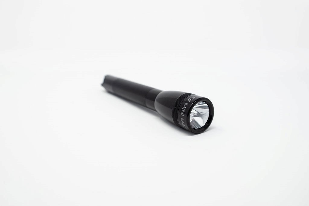Flashlight, Water Resistant with Batteries