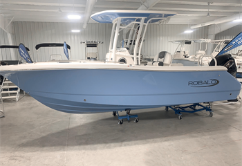 2023 Robalo R230 Steel Blue Boat